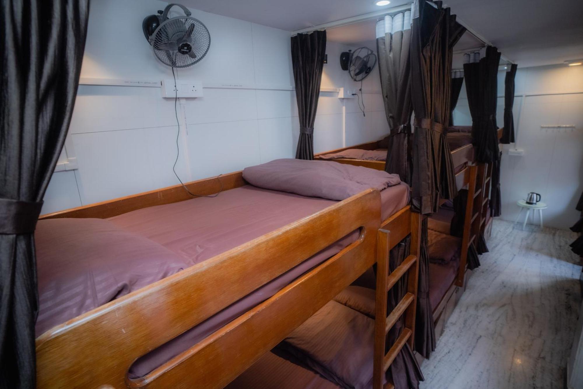 Pearl Courtyard Dormitory Varanasi Luaran gambar