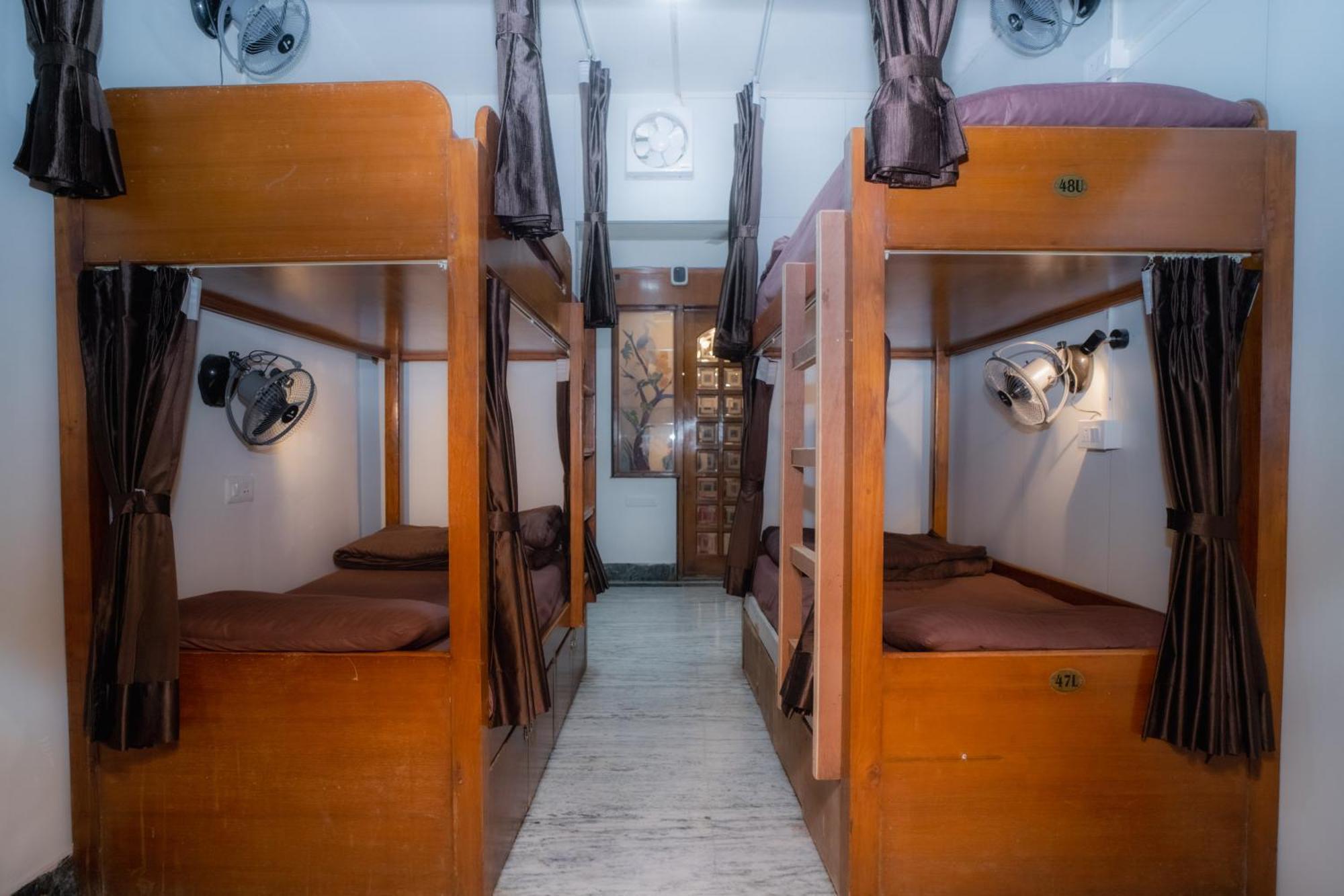 Pearl Courtyard Dormitory Varanasi Luaran gambar